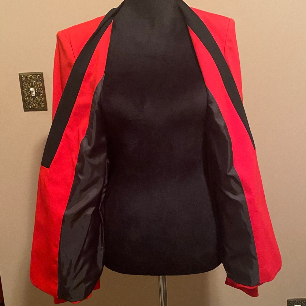 Blazer - Picture 5 of 6